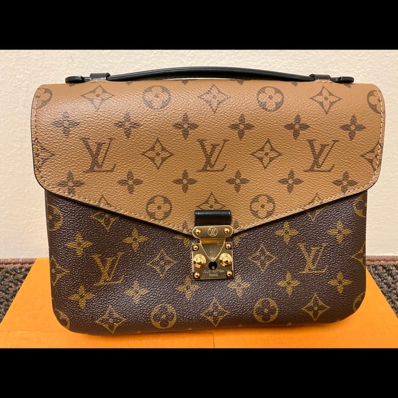 Louis Vuitton Reverse Monogram Pochette Métis - Picture 3 of 8
